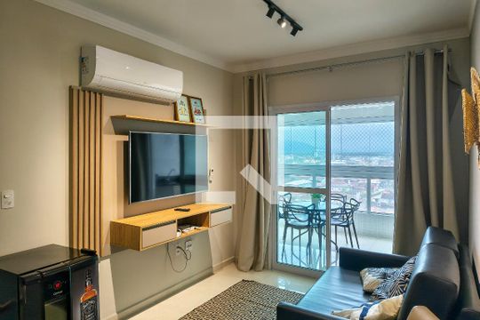 Sala de apartamento para alugar com 2 quartos, 76m² em Maracanã, Praia Grande