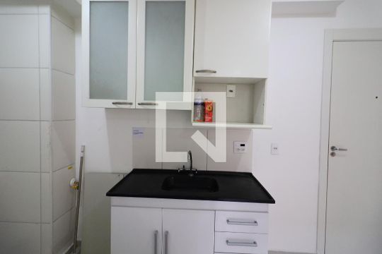 Cozinha e Área de Serviço de apartamento para alugar com 2 quartos, 37m² em Jaguaré, São Paulo