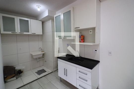 Cozinha e Área de Serviço de apartamento para alugar com 2 quartos, 37m² em Jaguaré, São Paulo