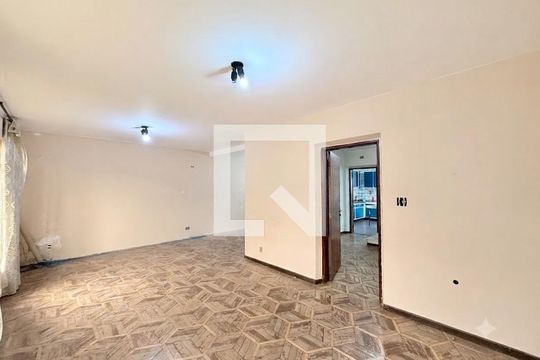Sala de casa à venda com 4 quartos, 225m² em Parque Colonial, São Paulo