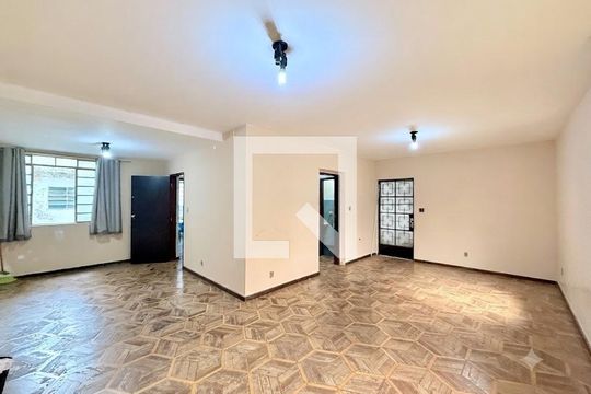 Sala de casa à venda com 4 quartos, 225m² em Parque Colonial, São Paulo