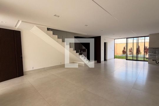 Sala de casa à venda com 3 quartos, 190m² em Jardim América, Goiânia