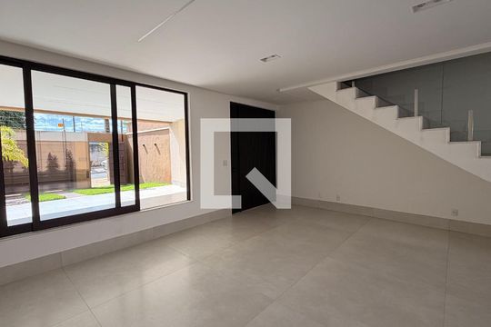 Sala de casa à venda com 3 quartos, 190m² em Jardim América, Goiânia