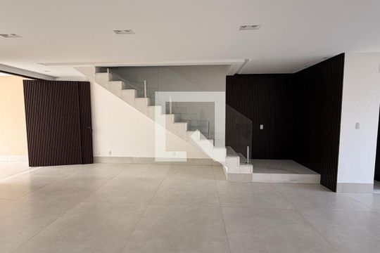 Sala de casa à venda com 3 quartos, 190m² em Jardim América, Goiânia