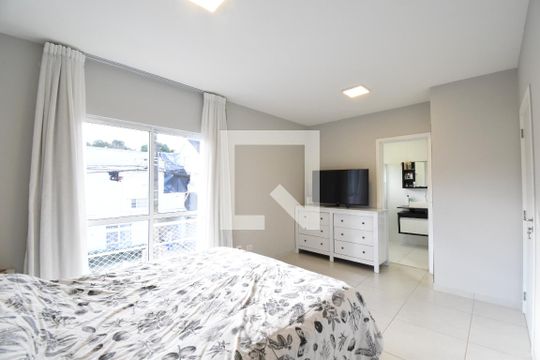 Suíte de casa de condomínio para alugar com 3 quartos, 130m² em Barreirinha, Curitiba