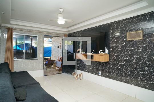 Sala de casa para alugar com 3 quartos, 480m² em Itaipuaçu, Maricá