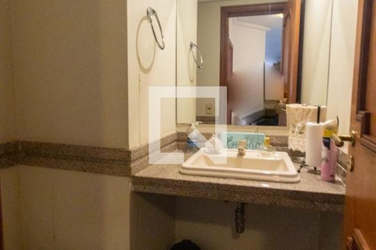 Lavabo de apartamento à venda com 4 quartos, 166m² em Bigorrilho, Curitiba