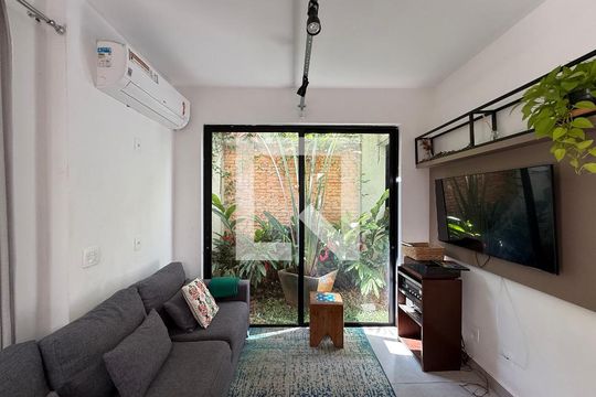 Sala de casa à venda com 2 quartos, 300m² em Santa Tereza, Belo Horizonte