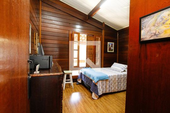 Quarto 2  de casa à venda com 3 quartos, 260m² em Salgado Filho, Belo Horizonte