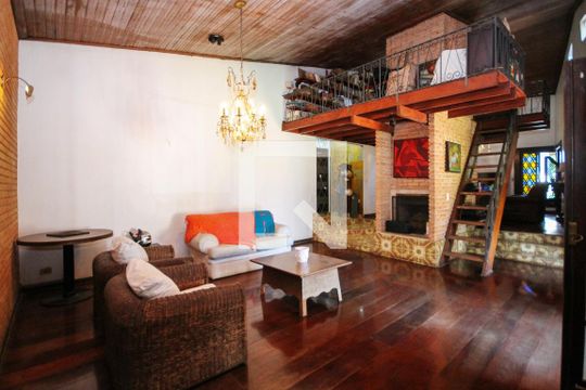 Sala 2 de casa para alugar com 6 quartos, 890m² em Vila Santo Antonio de Carapicuiba, Cotia