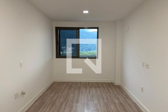 Suíte 1 de apartamento para alugar com 2 quartos, 85m² em Barra Olímpica, Rio de Janeiro