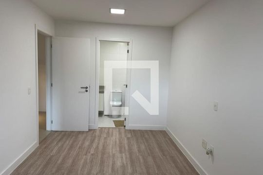 Suíte 1 de apartamento para alugar com 2 quartos, 85m² em Barra Olímpica, Rio de Janeiro
