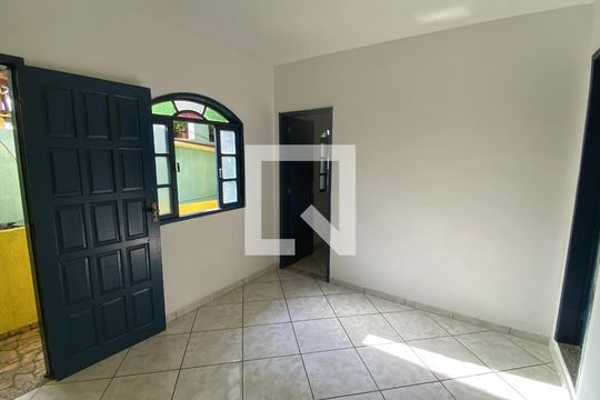 Sala de casa para alugar com 1 quarto, 40m² em São Cristóvão, Cabo Frio