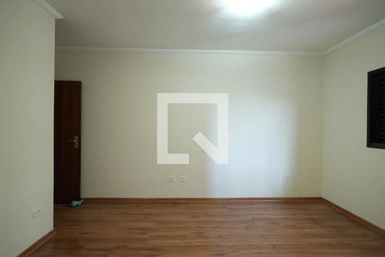 Quarto Suite 1 de casa para alugar com 3 quartos, 242m² em Parque das Nações, Santo André
