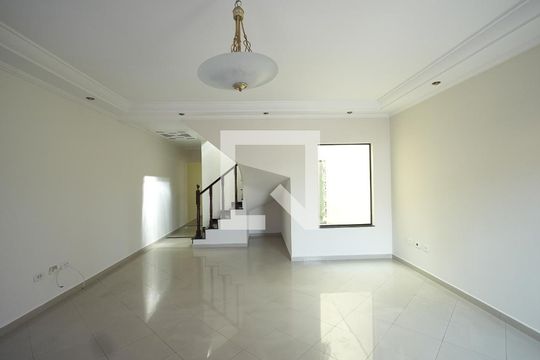 Sala de casa para alugar com 3 quartos, 242m² em Parque das Nações, Santo André