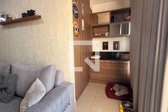 Sala de apartamento à venda com 2 quartos, 65m² em Jardim América, Goiânia