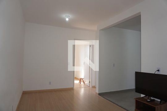 Apartamento para alugar com 2 quartos, 50m² em Jardim Sao Luiz, Embu das Artes
