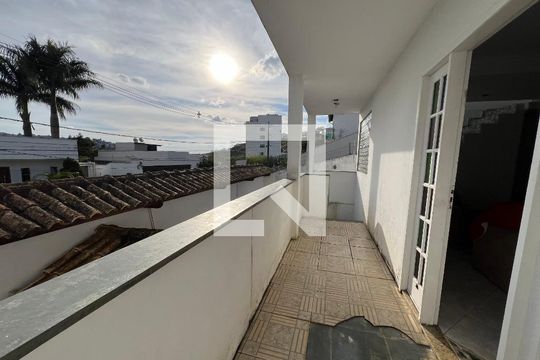 Entrada de casa para alugar com 2 quartos, 130m² em Aeroporto, Juiz de Fora