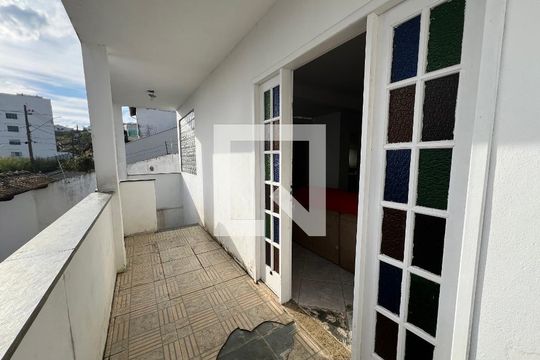 Entrada de casa para alugar com 2 quartos, 130m² em Aeroporto, Juiz de Fora