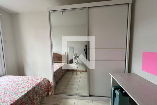 Quarto 1 de apartamento para alugar com 2 quartos, 81m² em São Mateus, Juiz de Fora