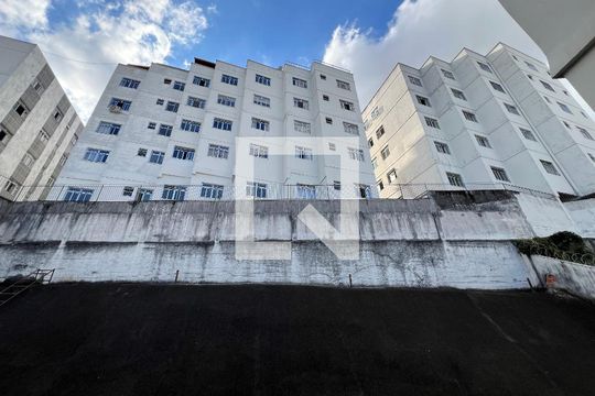 Vista da Sala de apartamento para alugar com 2 quartos, 81m² em São Mateus, Juiz de Fora