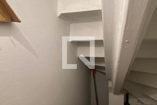 Sala - Escada de casa à venda com 4 quartos, 180m² em Cidade das Flores, Osasco
