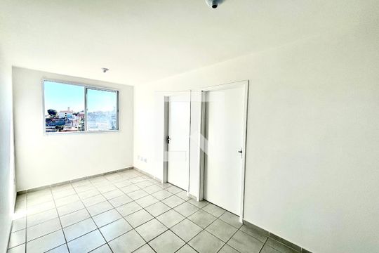 Apartamento para alugar com 2 quartos, 46m² em Jardim Lourdes, Ferraz de Vasconcelos
