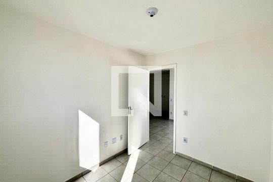 Quarto 1 de apartamento para alugar com 2 quartos, 46m² em Jardim Lourdes, Ferraz de Vasconcelos