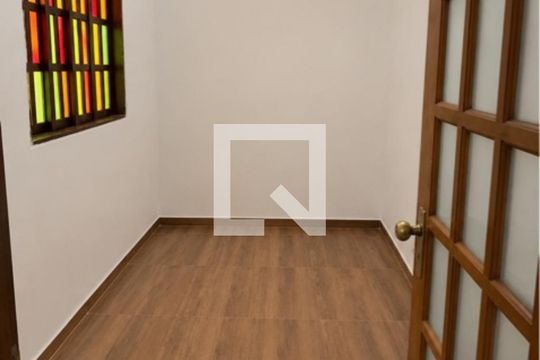 Quarto de casa para alugar com 1 quarto, 36m² em Rocha, São Gonçalo