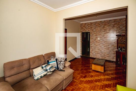 Casa à venda com 6 quartos, 300m² em Renascença, Belo Horizonte