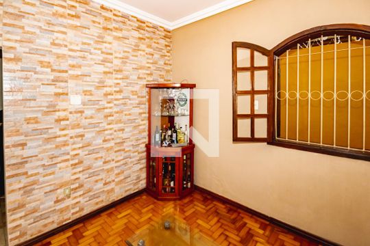 Casa à venda com 6 quartos, 300m² em Renascença, Belo Horizonte