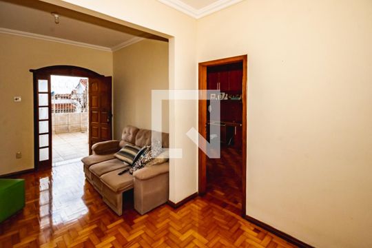 Casa à venda com 6 quartos, 300m² em Renascença, Belo Horizonte