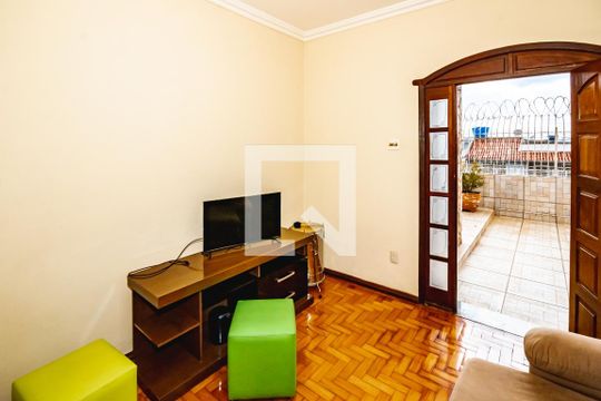 Casa à venda com 6 quartos, 300m² em Renascença, Belo Horizonte