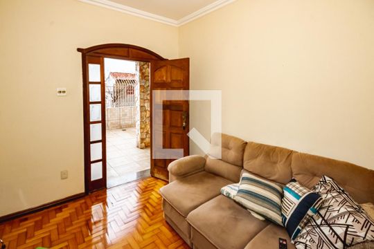 Casa à venda com 6 quartos, 300m² em Renascença, Belo Horizonte