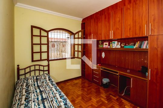 Casa à venda com 6 quartos, 300m² em Renascença, Belo Horizonte