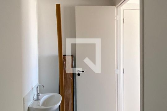 Banheiro de casa à venda com 1 quarto, 35m² em Veloso, Osasco