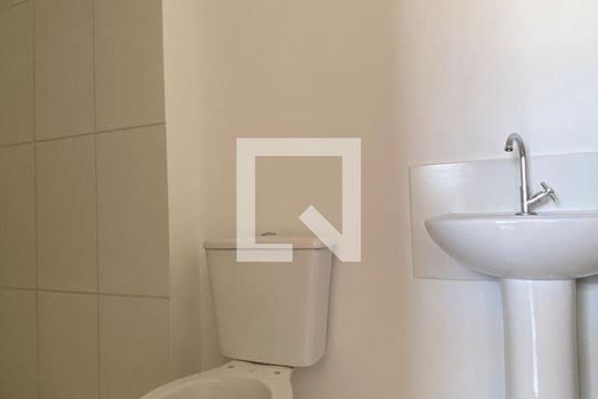 Banheiro de casa à venda com 1 quarto, 35m² em Veloso, Osasco