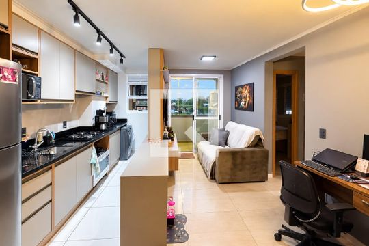 Cozinha de apartamento à venda com 2 quartos, 60m² em Olaria, Canoas