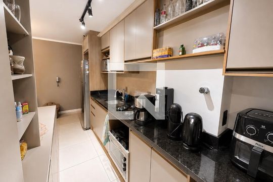Cozinha de apartamento à venda com 2 quartos, 60m² em Olaria, Canoas
