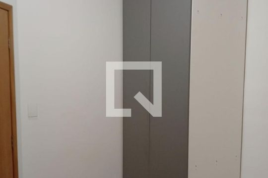 Quarto de apartamento à venda com 2 quartos, 90m² em Vila Vitória, Santo André