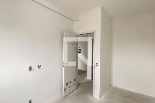 Quarto 1 de apartamento à venda com 2 quartos, 40m² em Vila Carmosina, São Paulo