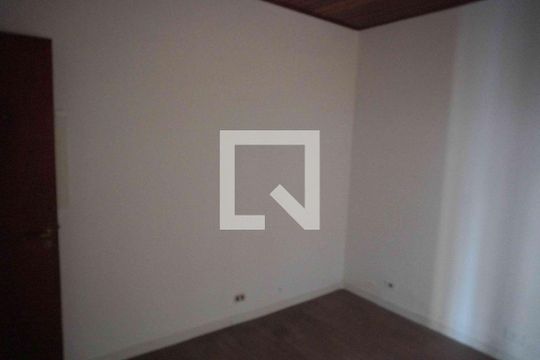 Quarto 1 de casa de condomínio para alugar com 3 quartos, 290m² em Alphaville, Santana de Parnaíba