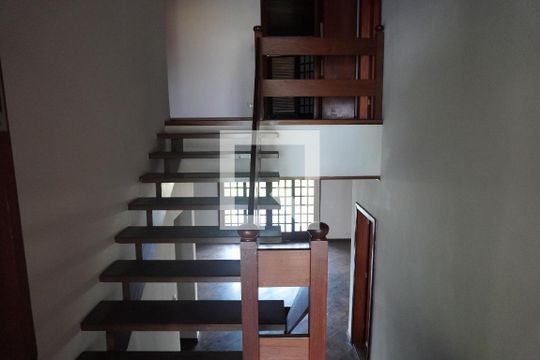Piso Superior de casa de condomínio para alugar com 3 quartos, 290m² em Alphaville, Santana de Parnaíba