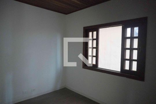 Quarto 1 de casa de condomínio para alugar com 3 quartos, 290m² em Alphaville, Santana de Parnaíba