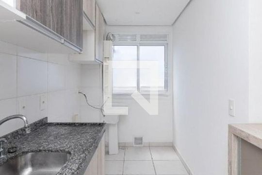 Cozinha de apartamento para alugar com 2 quartos, 55m² em Passo d’Areia, Porto Alegre