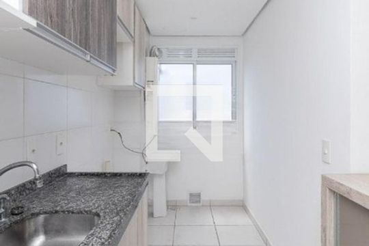 Cozinha de apartamento para alugar com 2 quartos, 55m² em Passo d’Areia, Porto Alegre