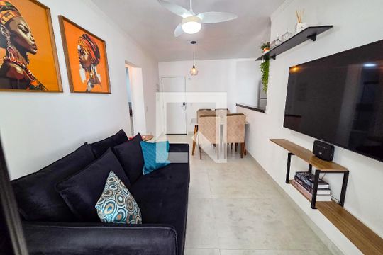 Sala de apartamento para alugar com 1 quarto, 53m² em Maracanã, Praia Grande