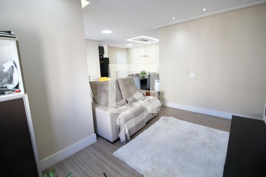 Sala de apartamento à venda com 2 quartos, 72m² em Vila Yara, Osasco