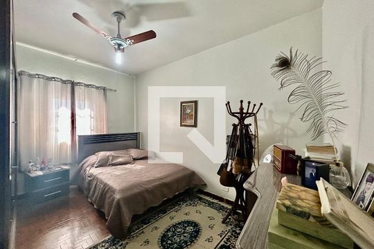 Quarto 1 de casa para alugar com 2 quartos, 200m² em Vila Bertioga, São Paulo