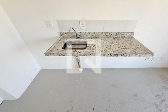 Cozinha de kitnet/studio à venda com 1 quarto, 28m² em Brooklin, São Paulo